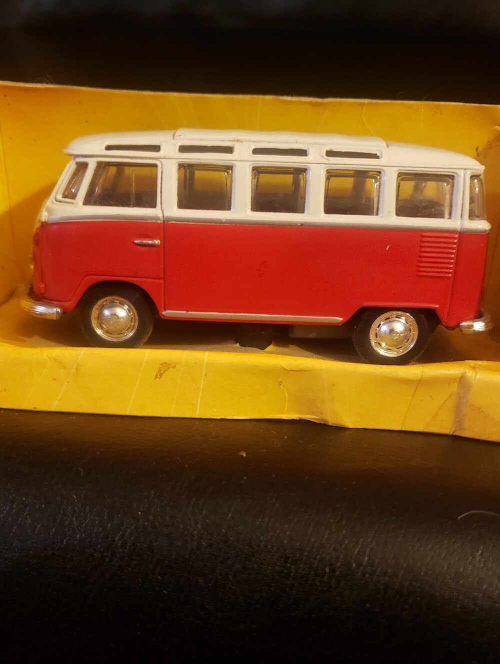 Vintage Red & White Diecast 23-Window Volkswagen Bus "SAMBA" Model, 7" x 2.75"